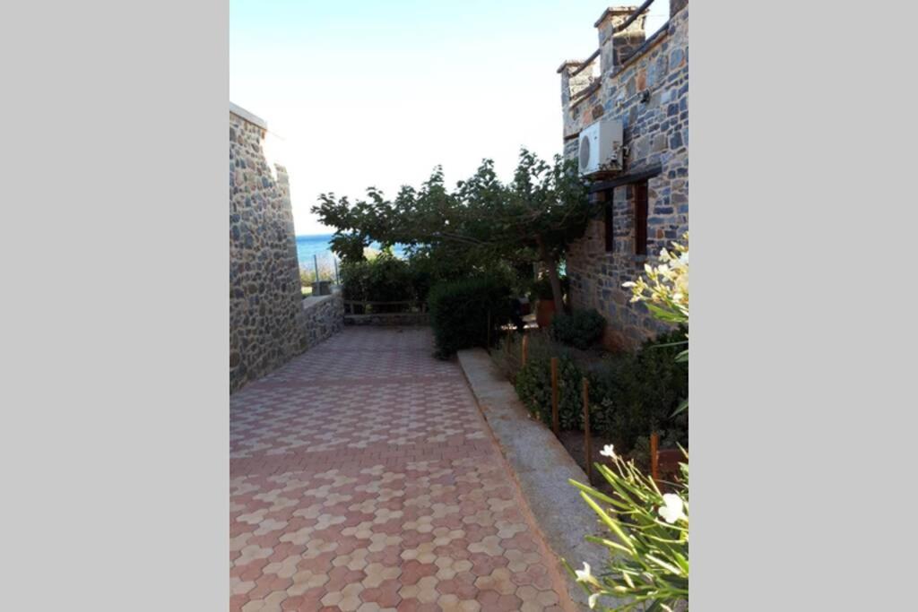 Traditional Stone House By The Sea... Kapetanianá Exterior photo