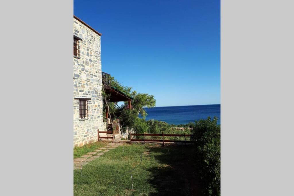 Traditional Stone House By The Sea... Kapetanianá Exterior photo