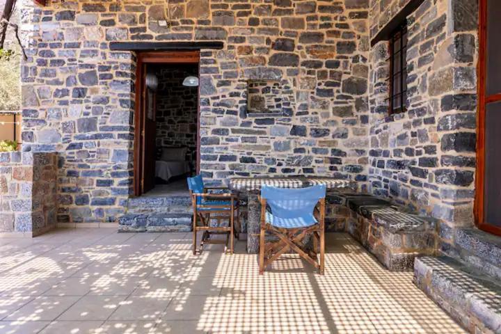 Traditional Stone House By The Sea... Kapetanianá Exterior photo